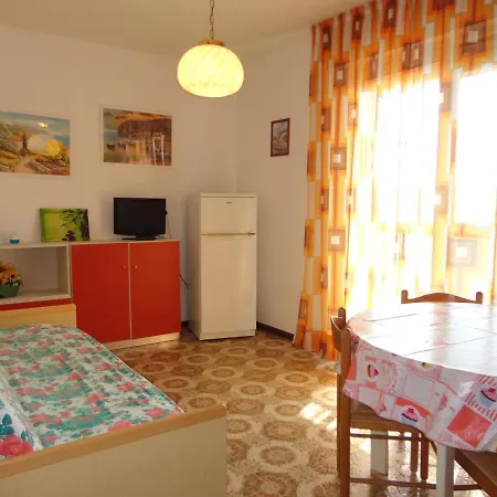 Enjoy A Cozy With Large Terrace Apartamento Porto Santa Margherita