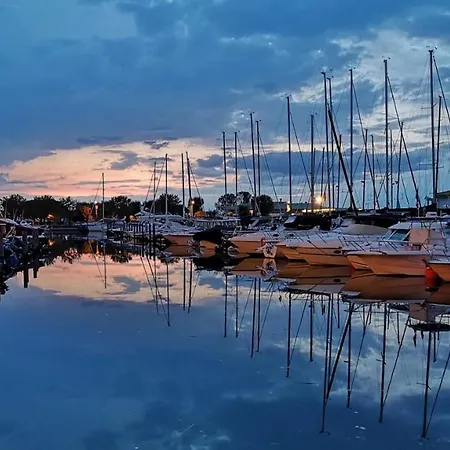 Enjoy A Cozy With Large Terrace Daire Porto Santa Margherita di Caorle