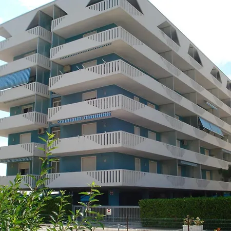 Enjoy A Cozy With Large Terrace Appartamento